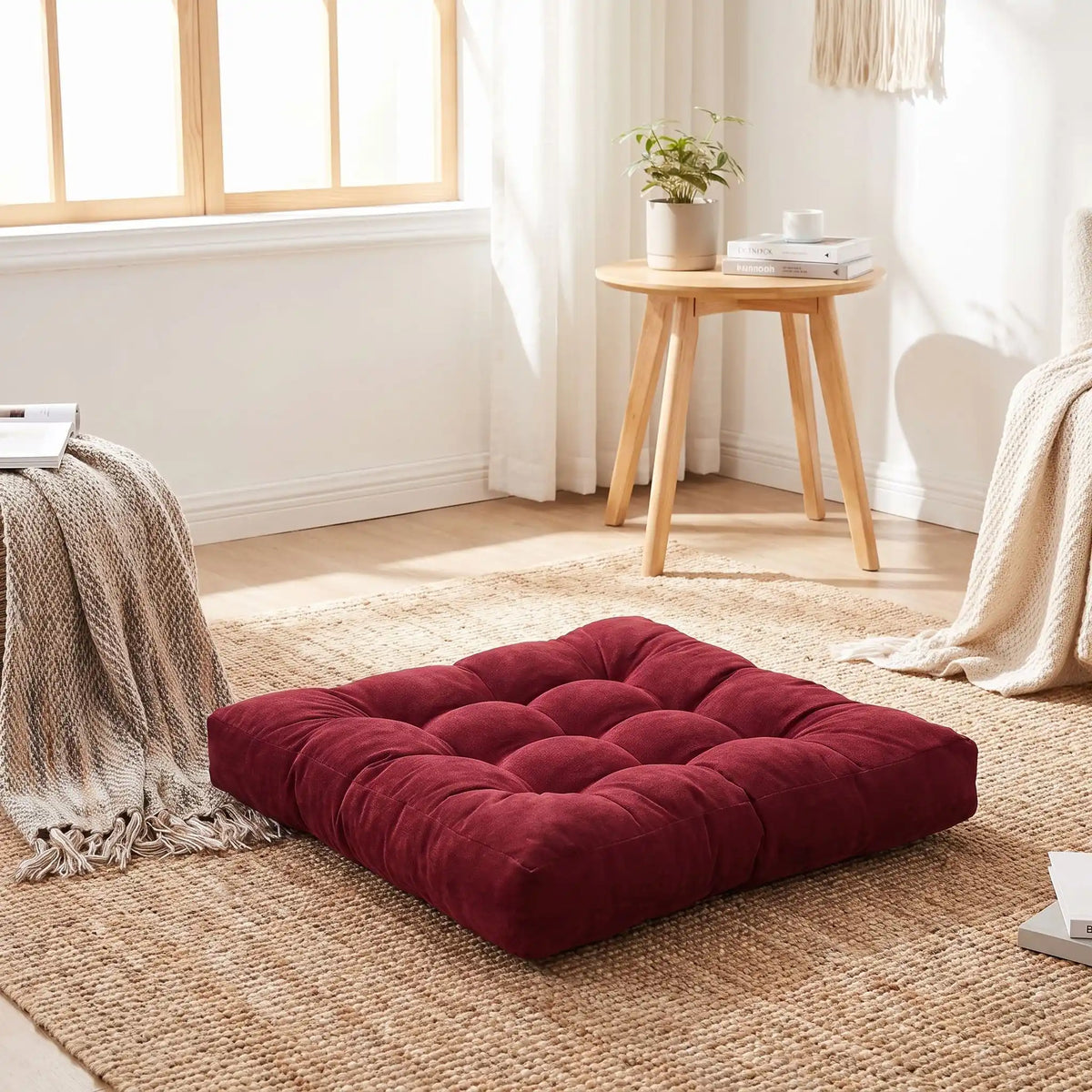 gros coussin de sol rouge au vin