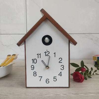 horloge murale coucou artisanale bois pour salon chaleureux