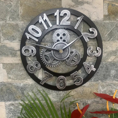 horloge murale couleur argent