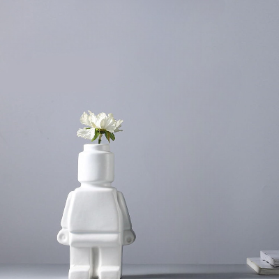 vase blanche en céramique décorative avec tige fleur